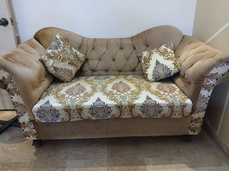 7 seater sofa set with cushions And Table with 4 stools 2