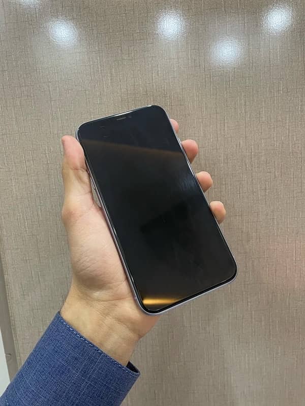 iPhone 11 (fix price ) 3