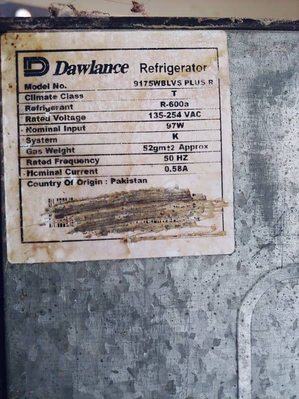 dawlance medium size fridge 1