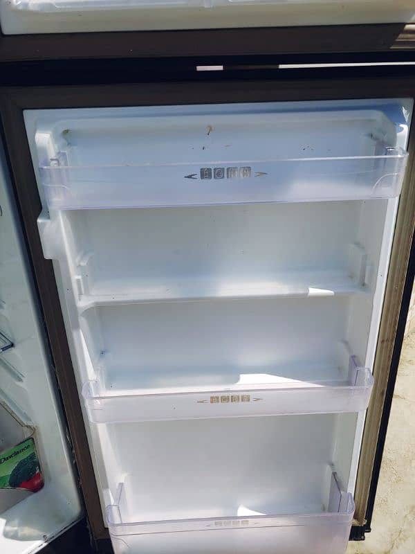 dawlance medium size fridge 11