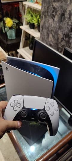 PS5 disc edition USA variant with 4 latest games install