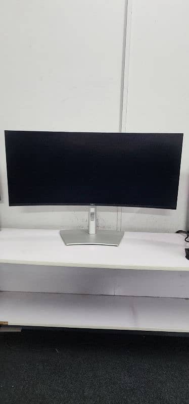 Dell 34" UltraSharp U3421we Ultrawide Type-C 10bit Color Monitor 0