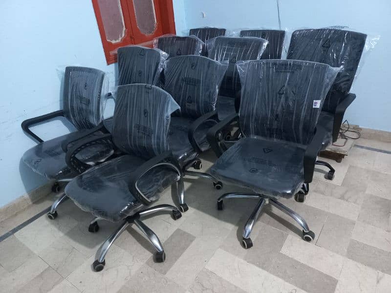 Office chairs Available AD Pora Red karain 3