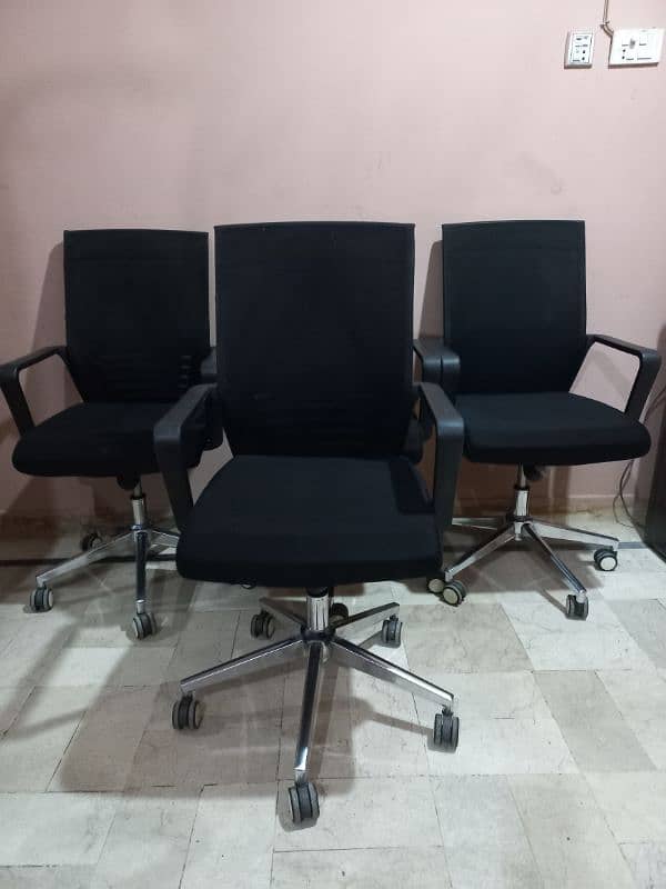 Office chairs Available AD Pora Red karain 5