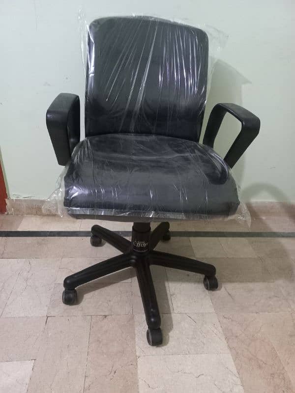 Office chairs Available AD Pora Red karain 11