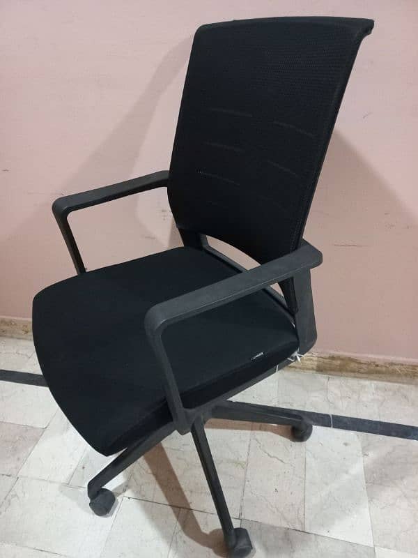 Office chairs Available AD Pora Red karain 15