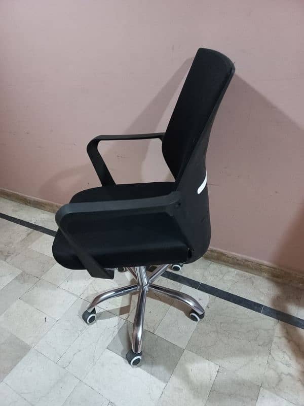 Office chairs Available AD Pora Red karain 16