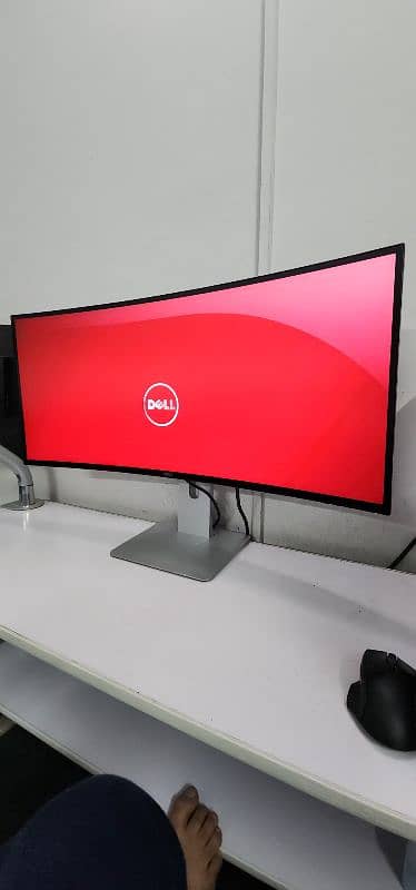 Dell 34inch IPS Ultrawide Curved USB-C 10bit color Monitor 1