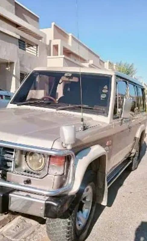 Mitsubishi Pajero Exceed, 1990, Auto Transmission, Karachi Invoice. 1