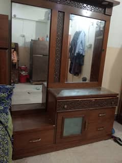 Dressing table large size  and two side tables