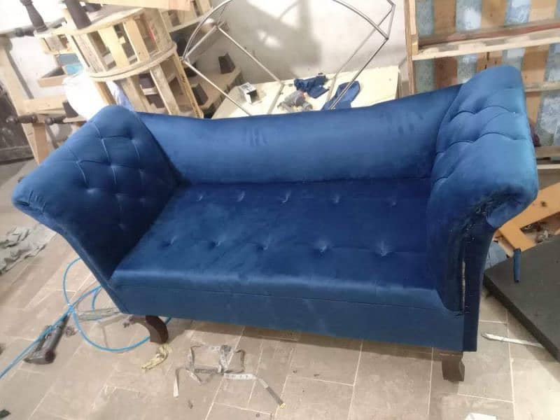 H U Sofa,s 17