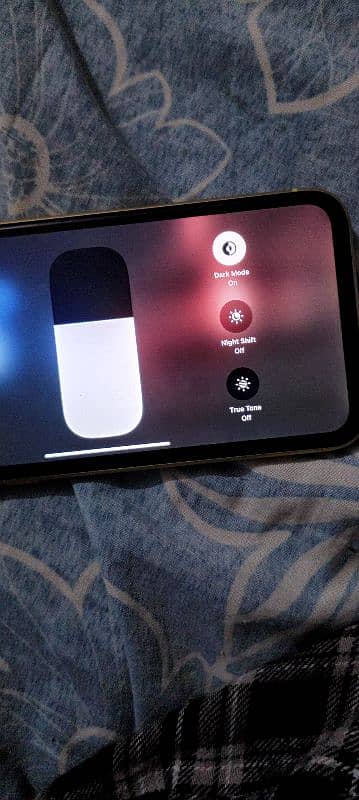 iPhone XR 128gb 80 health 6