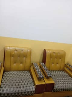 5seatr sofa set urgent sale