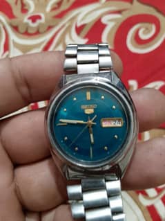 I sell my original Japan made Seiko 5 watches both r in same price