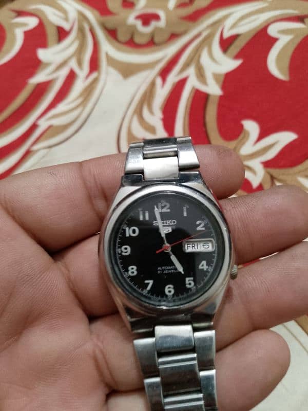 I sell my original Japan made Seiko 5 watches both r in same price 4