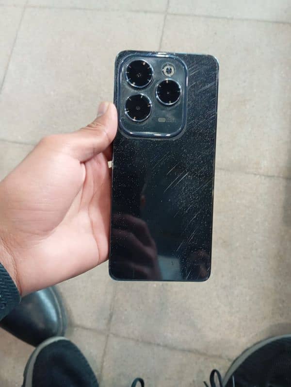 INFINIX hot 40 pro 0