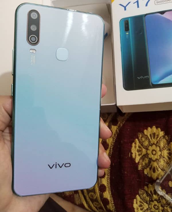 Vivo Y17 6