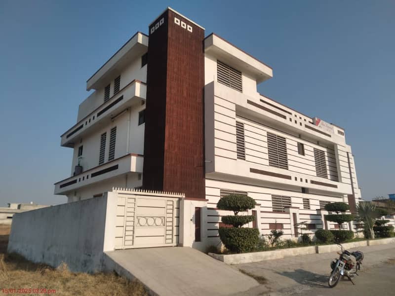 1 Kanal Double Unit House Available. For Sale in Gulshan e Sehat E-18 Islamabad 8