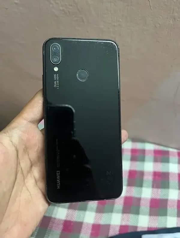 Huawei Nova 3i 0