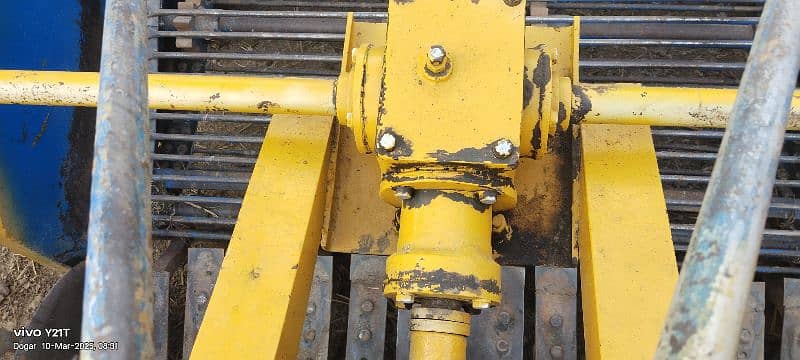 digger for sale 2016 model 10by9 condition 31 inch front conver new 5