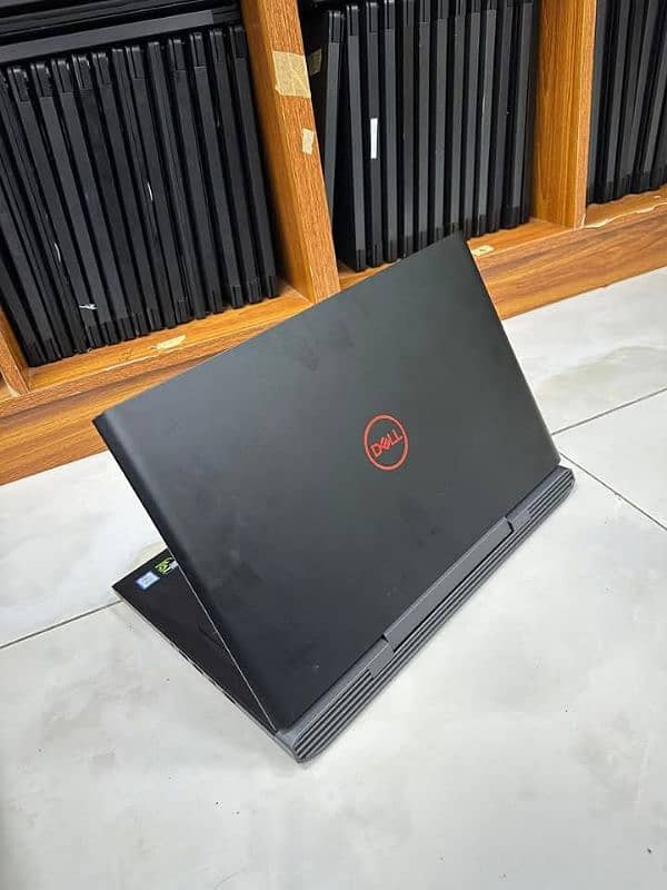 Dell Inspiron 15 - Gaming - Nvidia GTX 6GB 1060 Max-Q Design 4