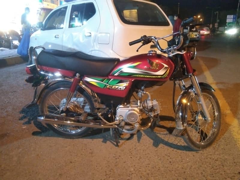 Honda CD 70 2022 4