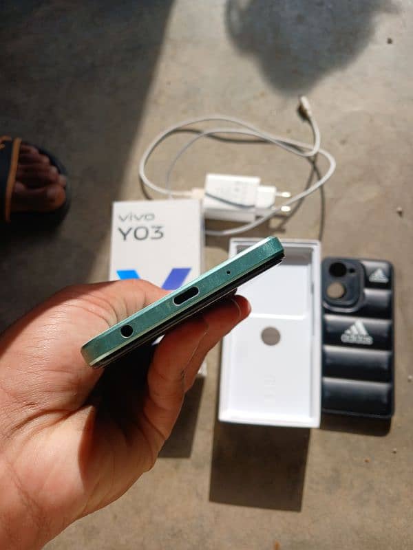 Vivo Y03 3