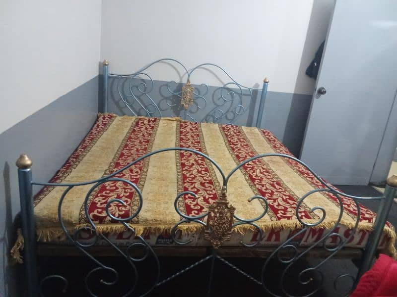 Pure iron king size bed 1