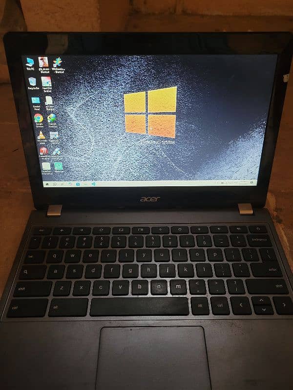 Acer C740 4 gb ram 128 gb ssd m. 2 0