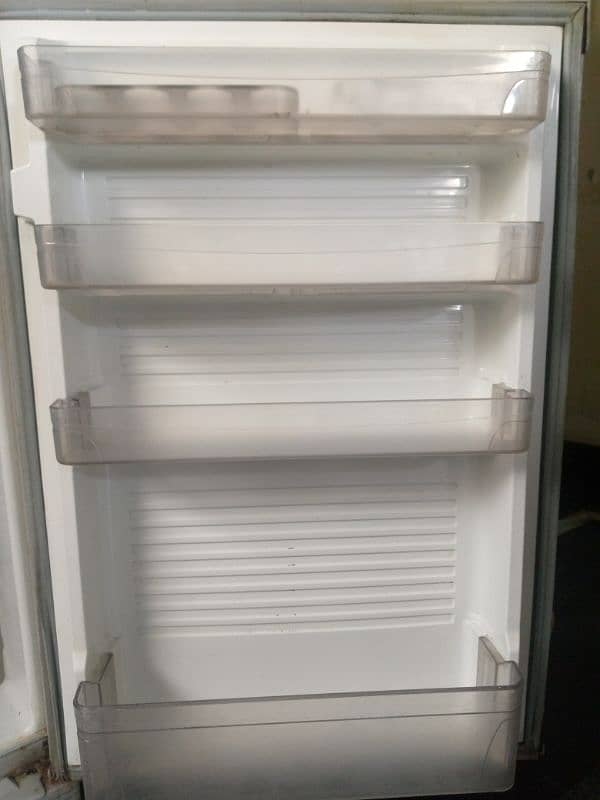 refrigerator and freezer in Good condition 2