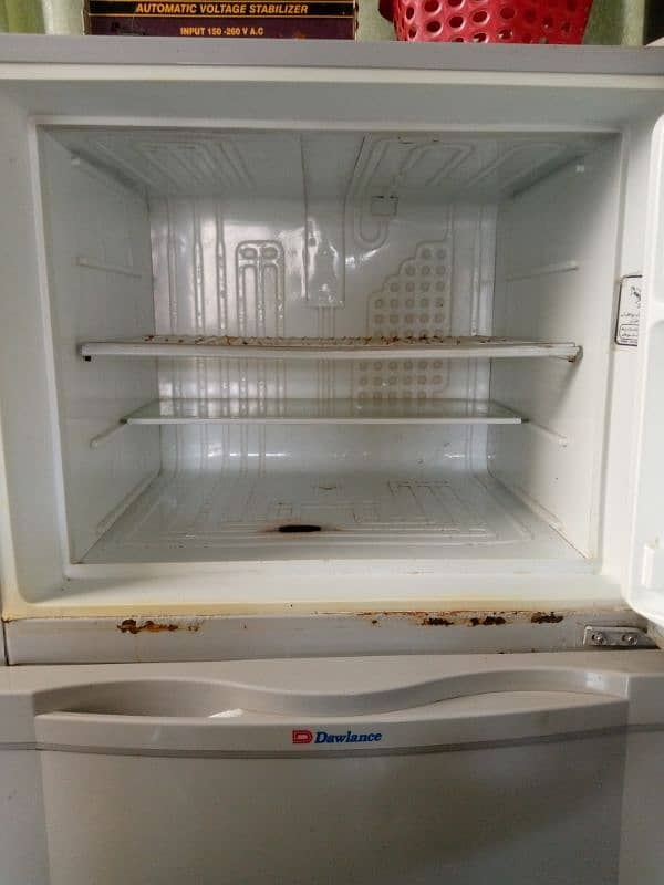 refrigerator and freezer in Good condition 4