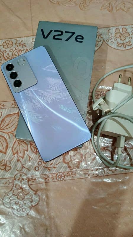 Vivo V27e with Box Charger 8+8 256 Gb 3