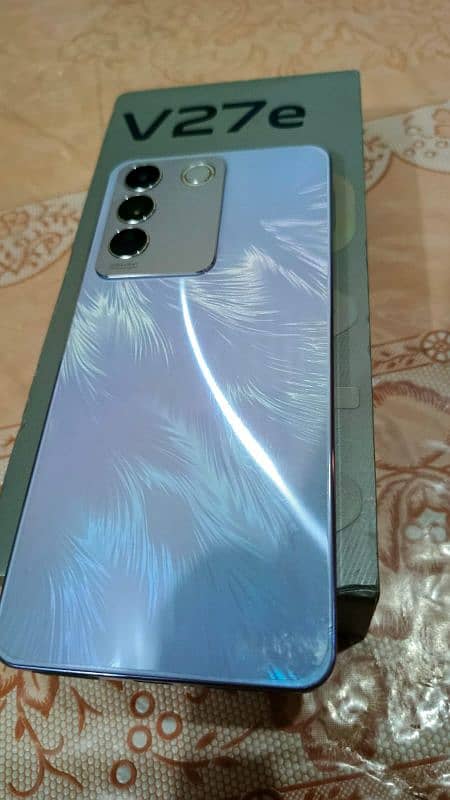 Vivo V27e with Box Charger 8+8 256 Gb 4