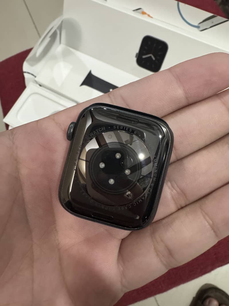 Apple Watch Series 6 44mm Space Gray 4