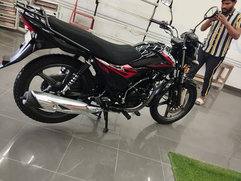 Suzuki GR 150 Model 2022 3