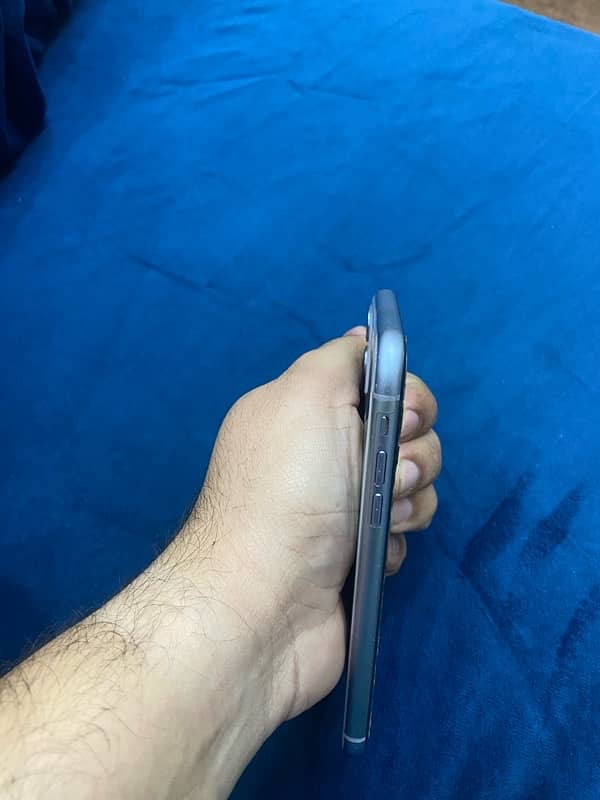 iphone 11 64GB Non PTA 4