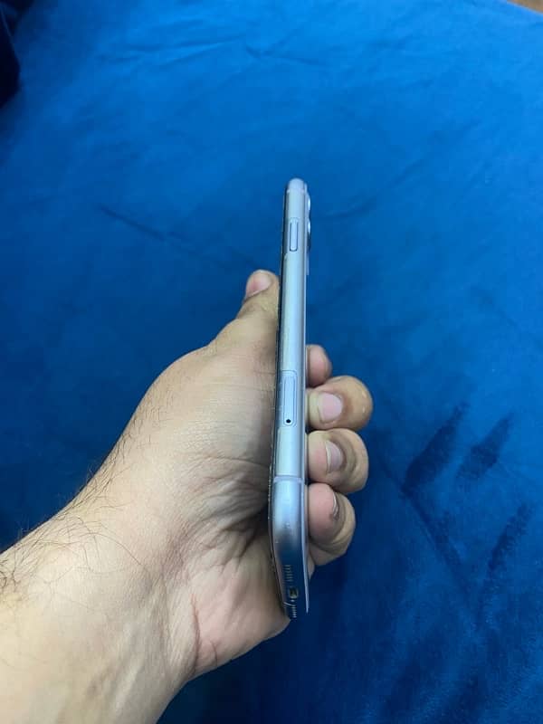 iphone 11 64GB Non PTA 5