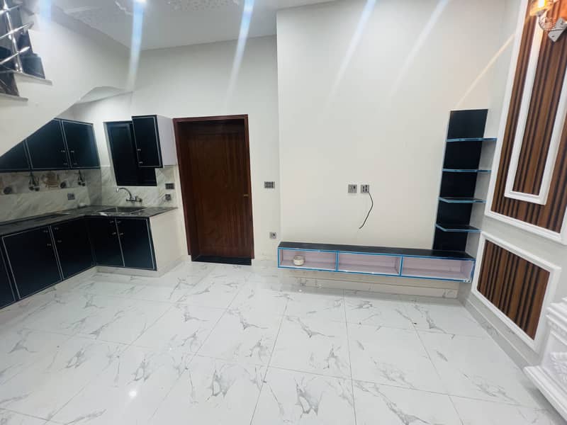 Prime Location Al Haram Garden House For Sale Sized 3 Marla 9