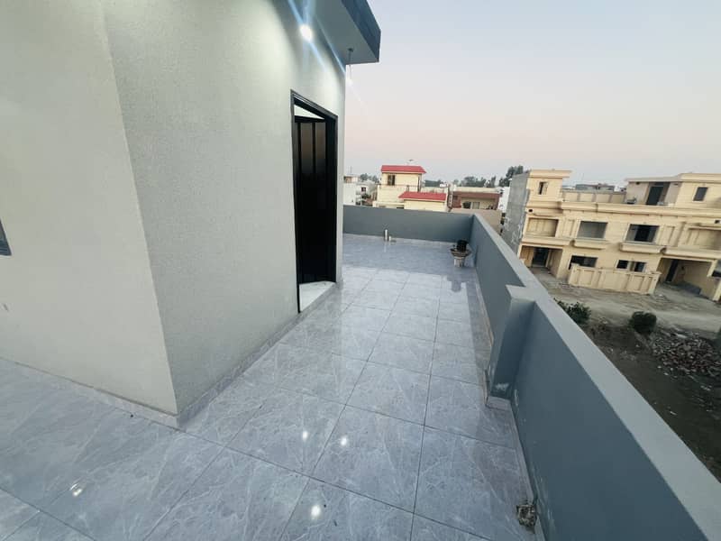 Prime Location Al Haram Garden House For Sale Sized 3 Marla 21