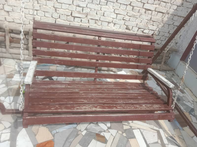 Jhoola 3 seater  240kg above wzn hy   jitna chahen wzn dalen koi msl 1