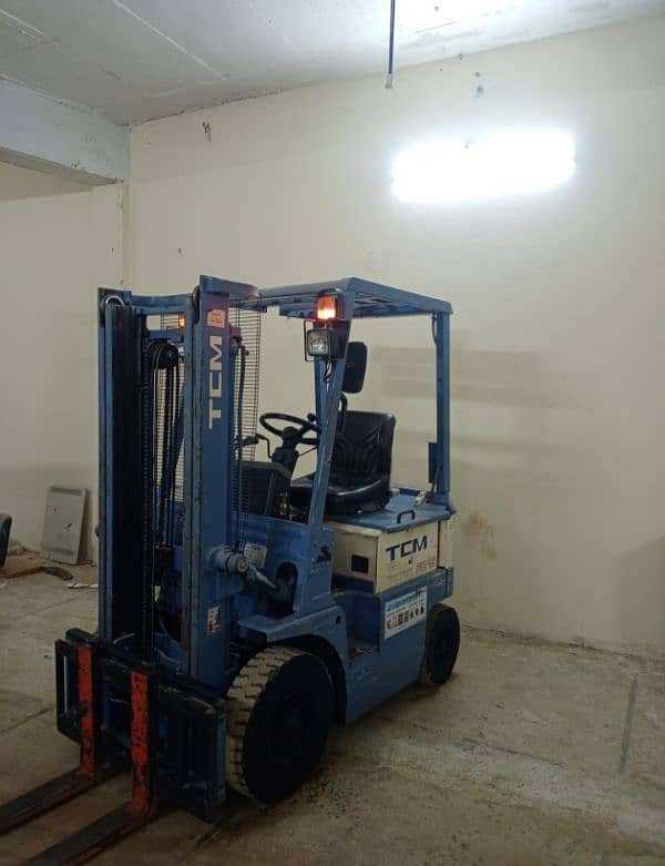 Electric Forklift Rental in Lahore 0