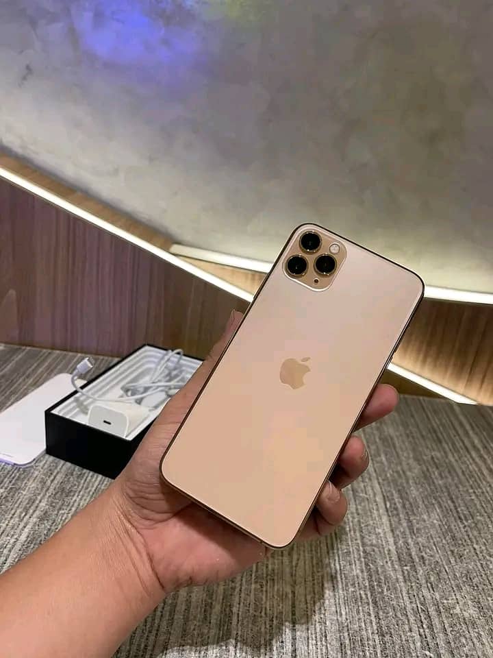 Apple iPhone 11 Pro Max 03359075409 1