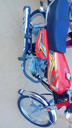 red 125 model 2025