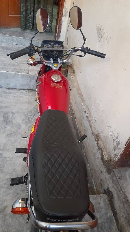 Honda 125 . biometric majood hai 4