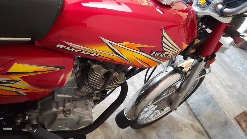 Honda 125 . biometric majood hai 5