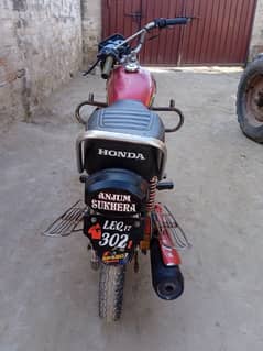 70000 HONDA 125 MODEL 2017 . URGENT SALE NEED FOR MONY