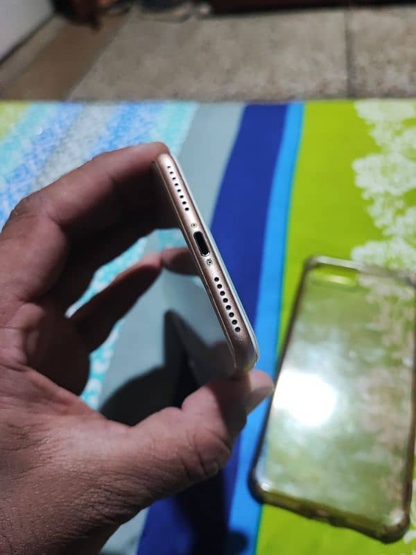 iPhone 8 plus 64gb Rose Gold 5