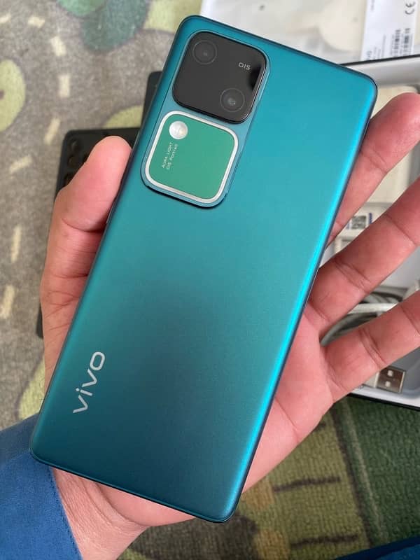 Vivo V30 2