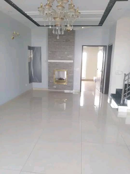 BEAUTIFUL HOUSE FOR RENT AVAILABLE 7