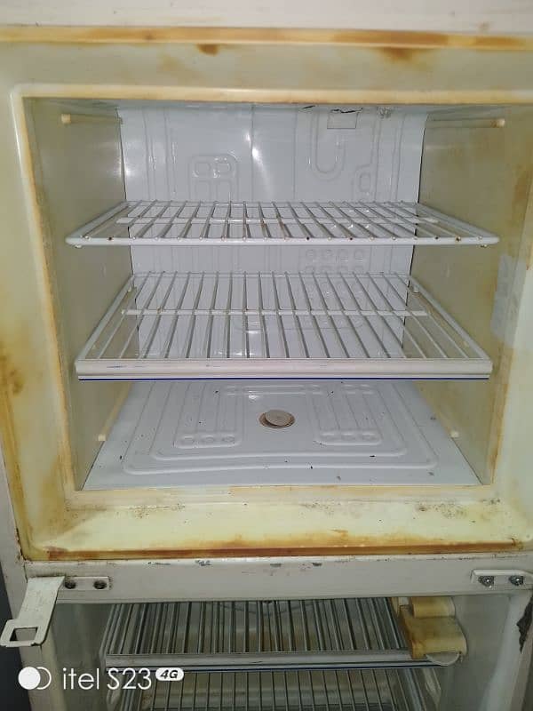 Dawlance fridge 0